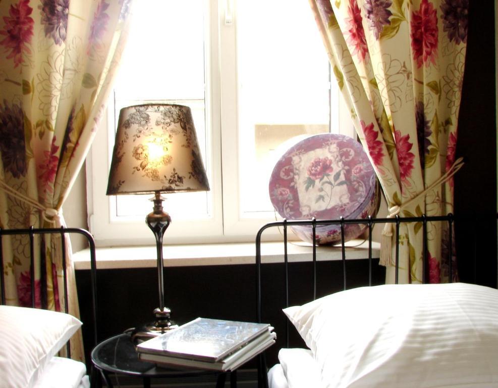 Chmielna Guest House Warsawa Ruang foto